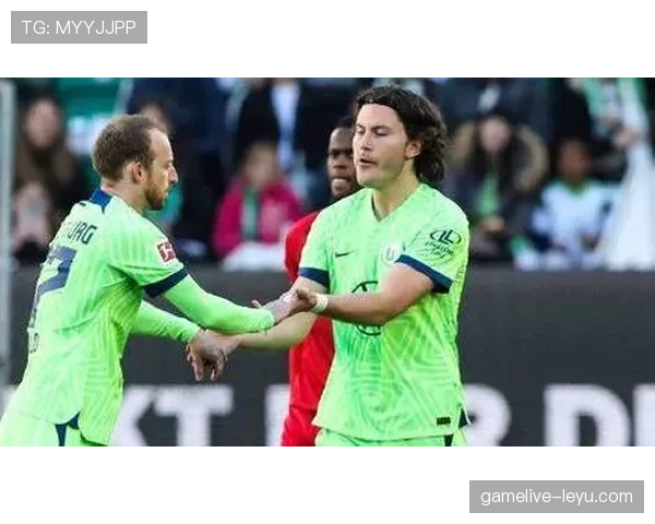 弗赖堡推新策略激活青训力量，年轻球员状态回暖展现光明未来