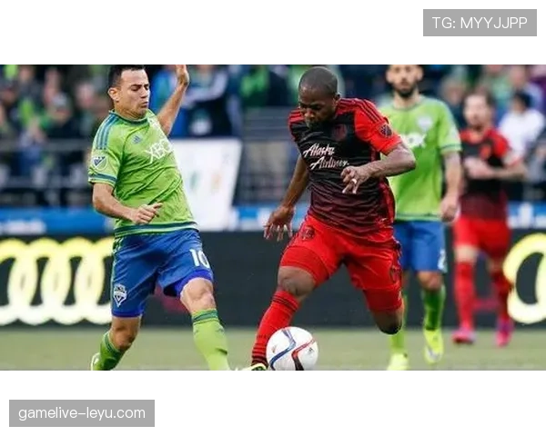 戴维斯边路表现稳健，助力球队冲击更高目标