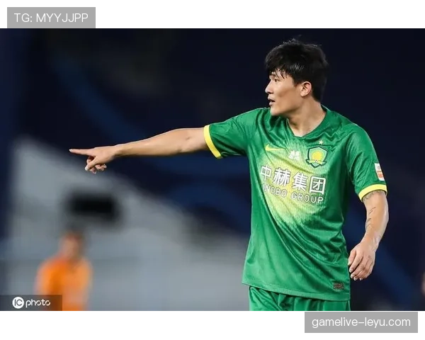 金玟哉重返首发阵容，表现稳健为球队注入新活力