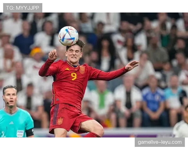 德容与加维对比分析:年轻中场的技术特点与战术角色差异 德容与加维对比分析:年轻中场的技术特点与战术角色差异