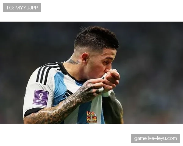 恩佐 vs 加维:新生代中场核心能力与战术适配对比 恩佐 vs 加维:新生代中场核心能力与战术适配对比